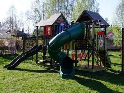 Детская площадка из дерева